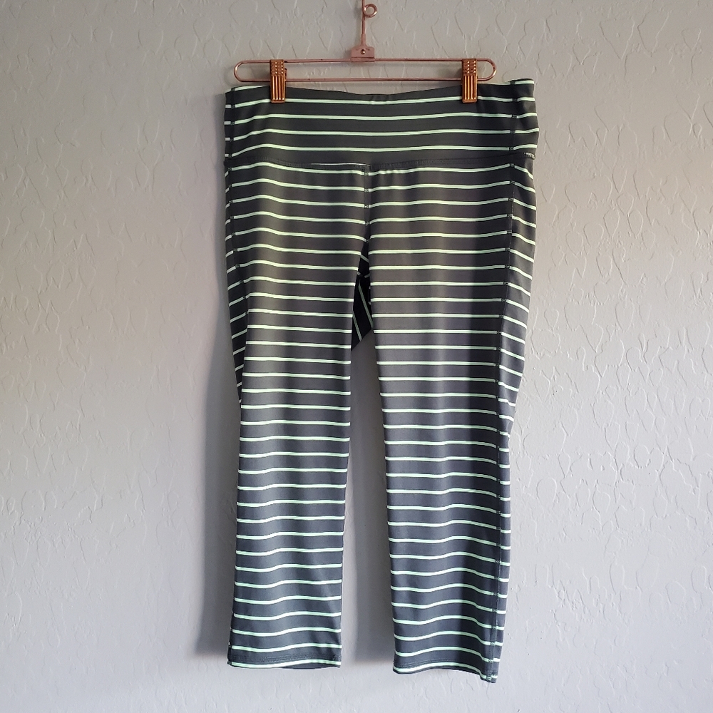 Athleta Chaturanga‎ Leggings Medium
